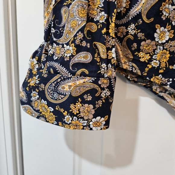 CONSEQUENCE Slim fit size small men Paisley shirt. - Picture 13 of 16